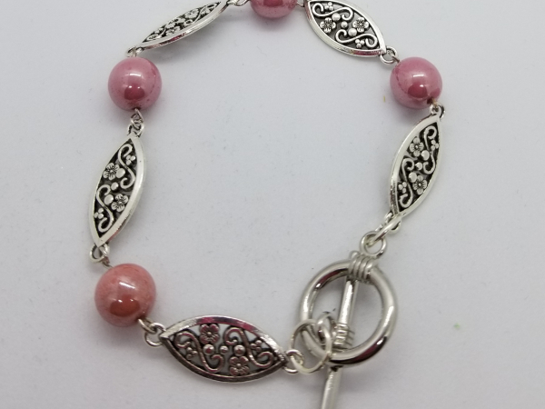 Toggle pink and silver bead bracelet