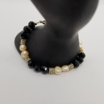 Crystal beaded pearl bracelet